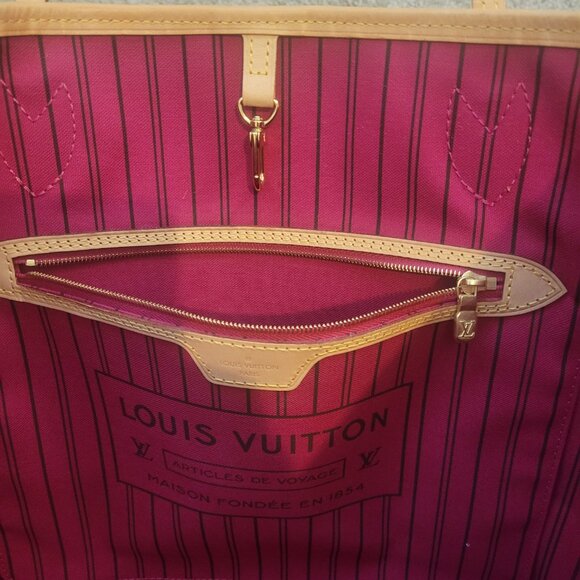 Louis Vuitton Neverfull MM- Monogram - Picture 8 of 11